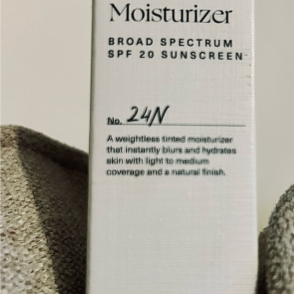 Positive Light Tinted Moisturizer Broad Spectrum SPF 20 Sunscreen - 24N - Picture 4 of 6